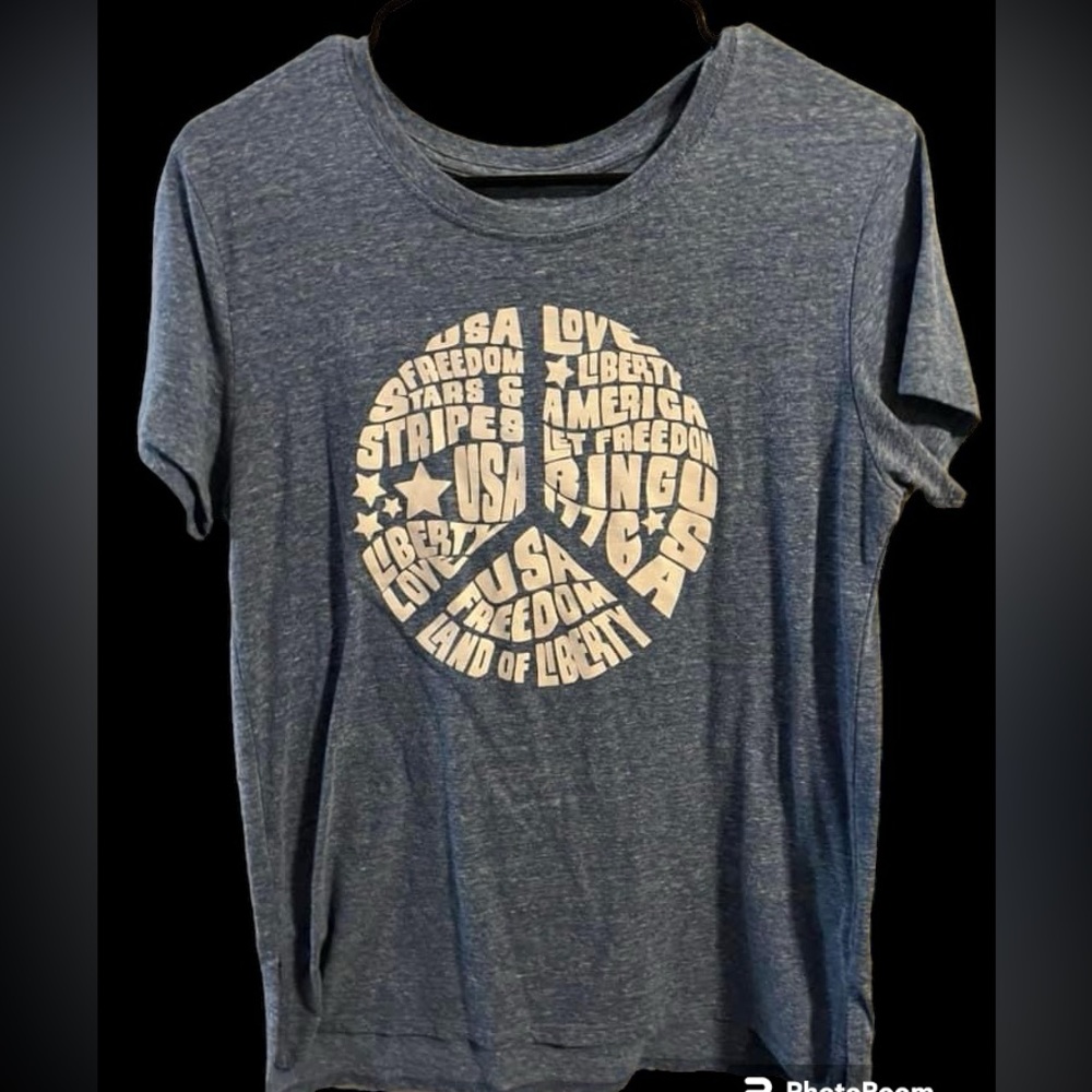 T shirt. Gray/blue and white print